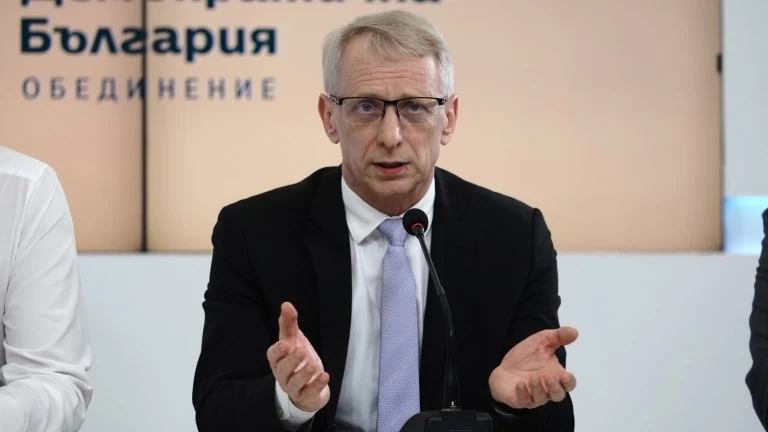 Денков кани сърдития Борисов на публичен дебат