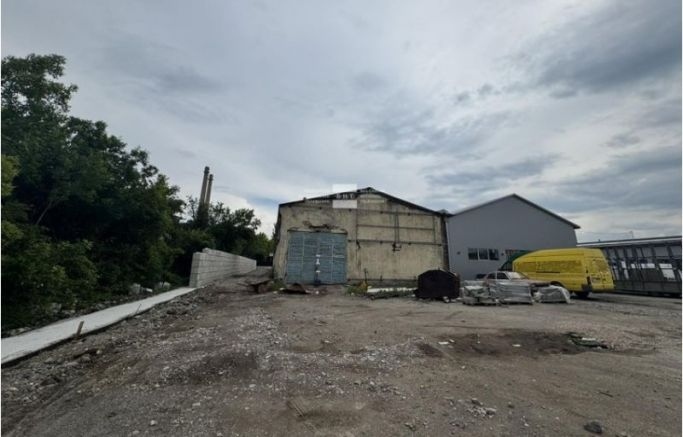 Откриха 200 кг живак и други опасни вещества в склад в Перник