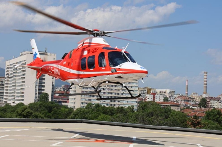 Първият ни медицински хеликоптер с нова мисия от Сандански до София