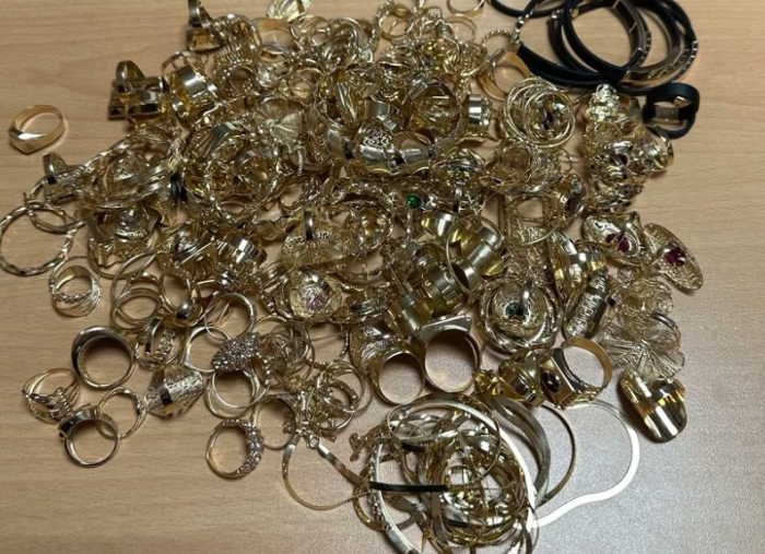 Близо 700 грама контрабандни златни накити са открити в лек автомобил на ГКПП Лесово