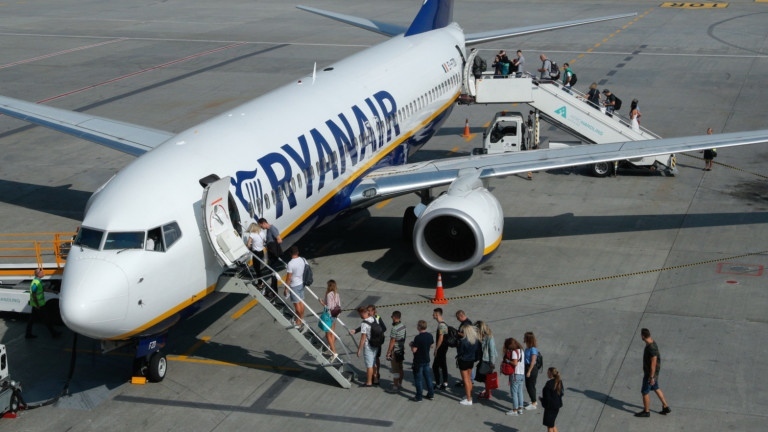 Ryanair със \