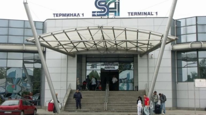 Забравен сак блокира района на Терминал 1 на летище София