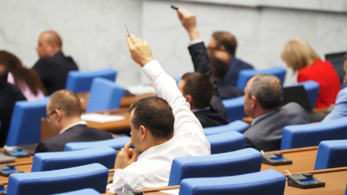 Парламентът даде мандат за ускоряване приемане на еврото в България