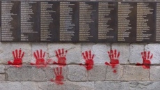 Задържаха българи, заподозрени в оскверняване на Мемориала на Холокоста в Париж