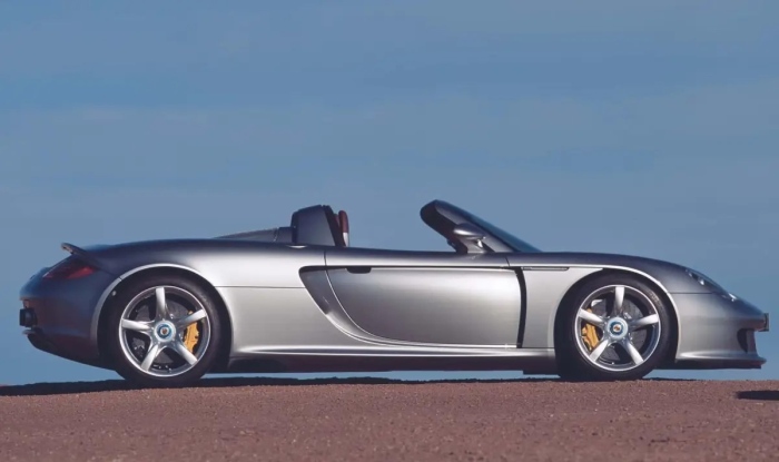 Porsche подарява чисто нови гуми на всички собственици на Carrera GT