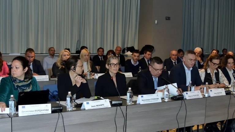 Купуваме пет нови влака по програма \