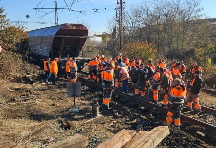 Товарен влак дерайлира на гара Димитровград