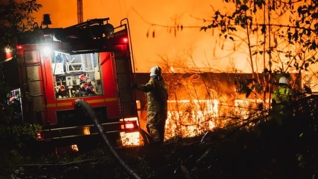 Два влака се сблъскаха до София, двама души са в неизвестност