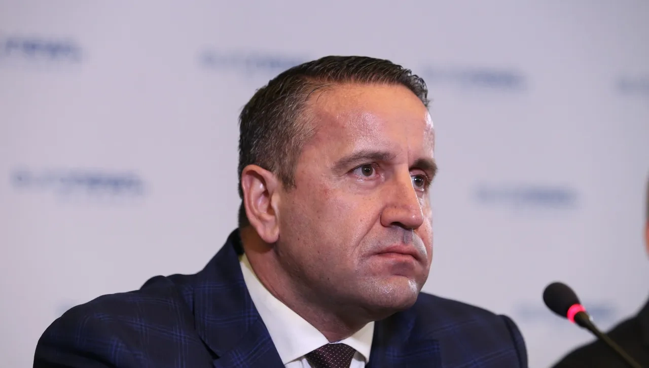 За щастие премиерът Росен Желязков е достатъчно силен с достатъчно