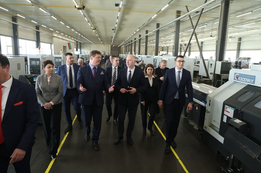 Засилването на капацитета на военната индустрия е изключително важно не