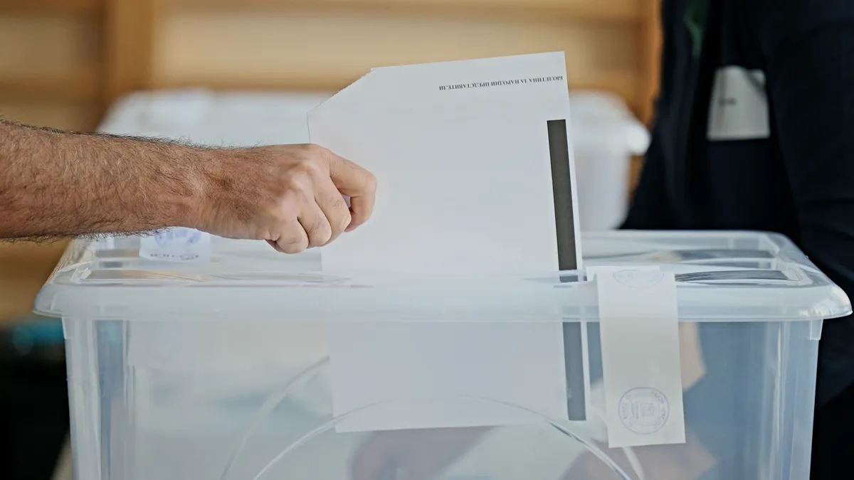 Компанията е ангажирана с компютърната обработка на данните от изборите