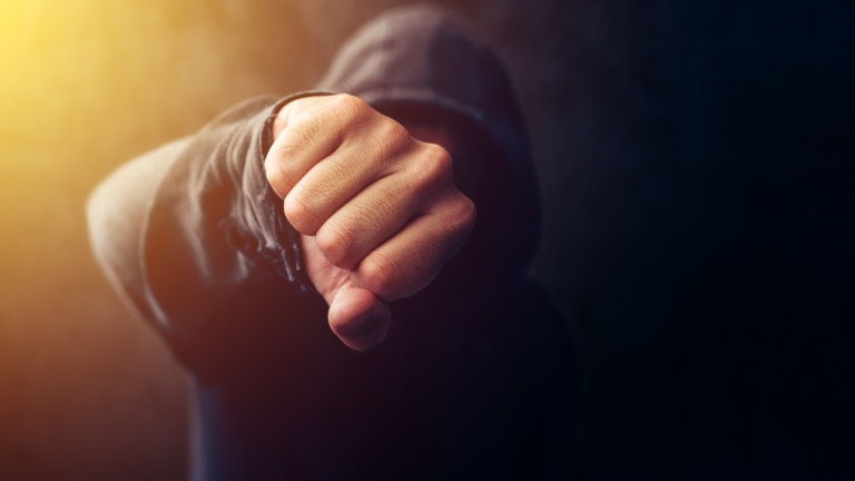 19 годишен мъж преби 15 годишно момче в чирпанското село Свобода съобщава