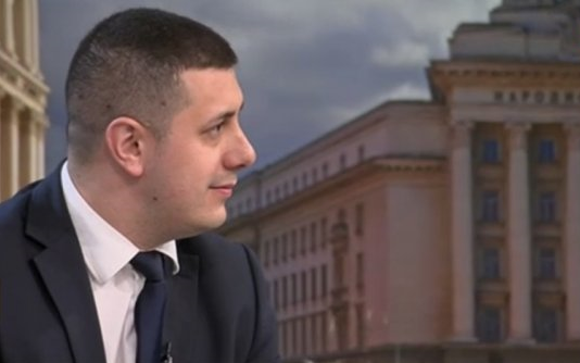 Поведението на Възраждане в последните няколко седмици е деструктивно за