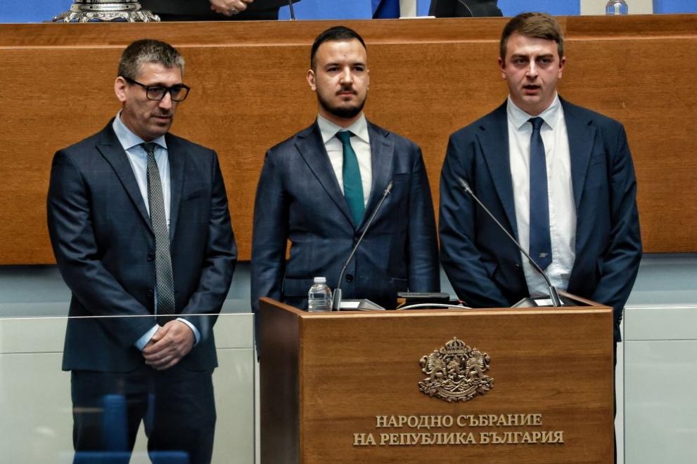Четирима нови народни представители положиха клетва в началото на днешното