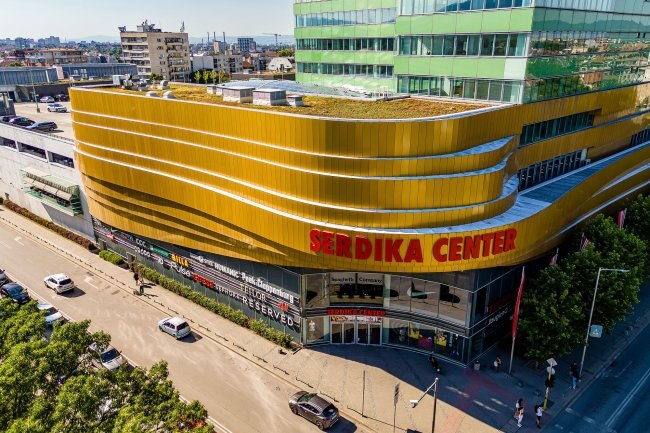 Нови ексклузивни брандове влизат в търговския центърМащабно обновяване на зоната