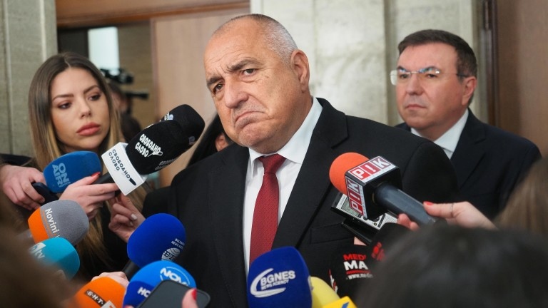 Лидерът на ГЕРБ Бойко Борисов честити победата на партия Величие Мнозинството от самото