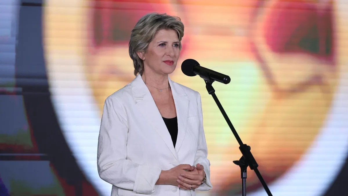 Досега Стефка Костадинова изкара на поста пет мандата след като