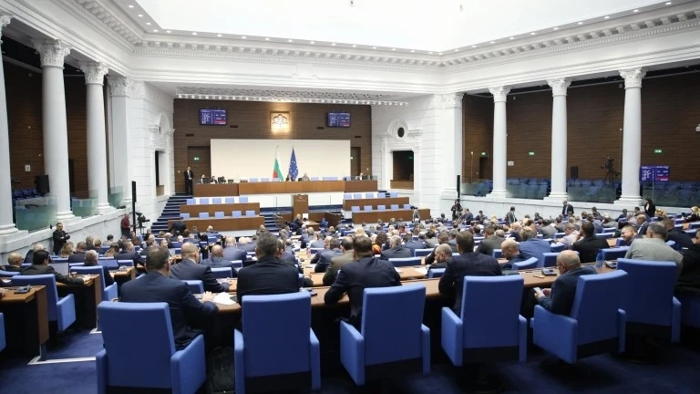 Депутатите спорят кой овладява КЕВР