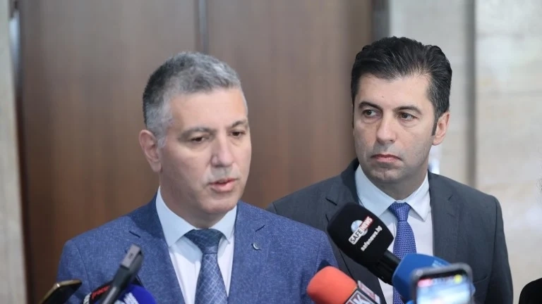 ПП иска оставката на шефа на АПИ