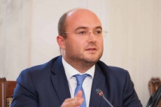 Правосъдният министър: Проблемът с насилието над животни не може да бъде решен с една мярка