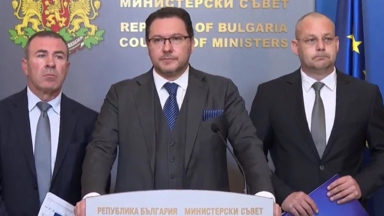 Даниел Митов: Поръчката за иконите е подписана от Бойко Рашков