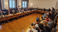 Правната комисия одобри промените в Правника на НС, с които партията на Доган трябва да си смени името