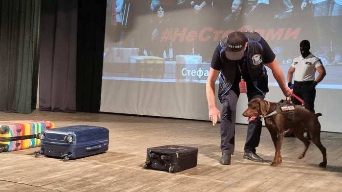 Нови психоактивни вещества и опасни онлайн канали дебнат младежите