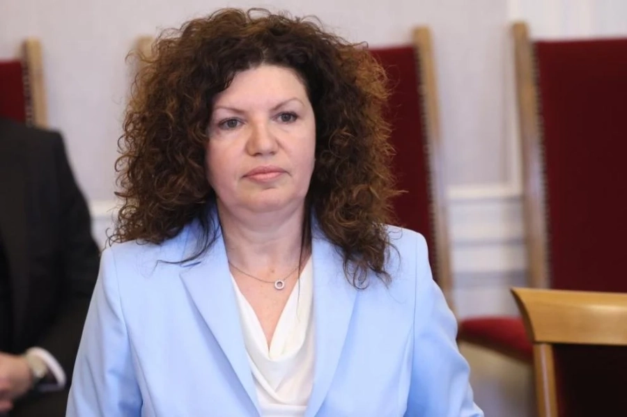 След 14-часово заседание парламентът избра нов член на Сметната палата - Мария Илиева