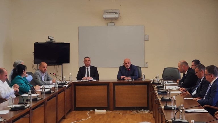 Томислав Дончев разпореди безкомпромисна реакция за шарката по овцете и козите