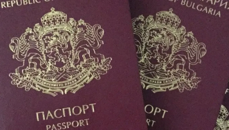 Идва края на паспортните печати: Подготвят пълен електронен контрол на пътуващите