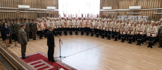 Радев удостои с Почетен знак командира на Националната гвардейска част при посещение във военното формирование 