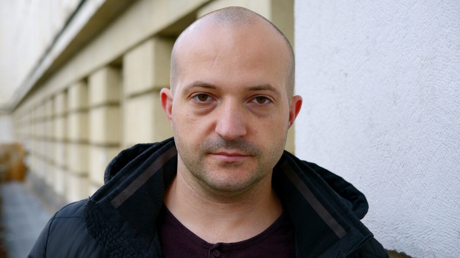 Блогърът Боян Юруков установи, че кабинетът хитрува и имоти от списъка се продават