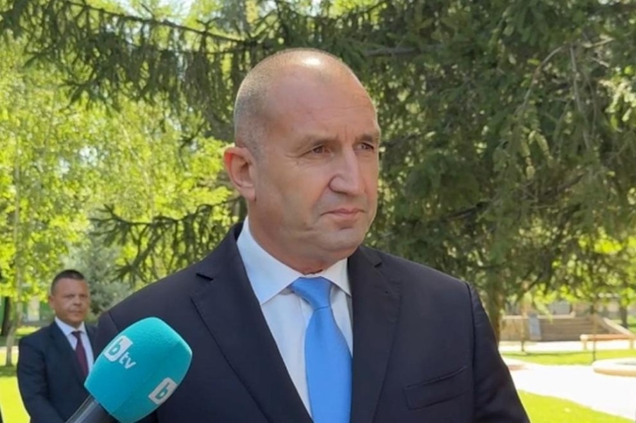 Радев: Не саботирам правителството