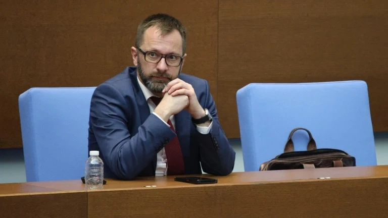 АПИ за ограничението на АМ \