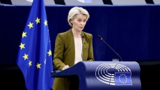 Евродепутат от Румъния съди Урсула фон дер Лайен