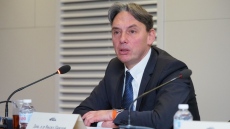 Васил Пандов обвини властта, че умишлено протака увеличението на заплатите на младите медици
