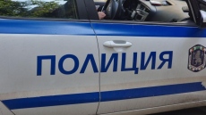 Кола се обърна по таван на Околовръстното в София, жена и дете са пострадали