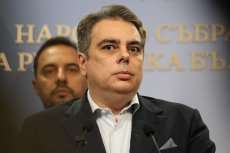 ПП–ДБ събират подписи за оставката на председателя на Антикорупционната комисия Антон Славчев
