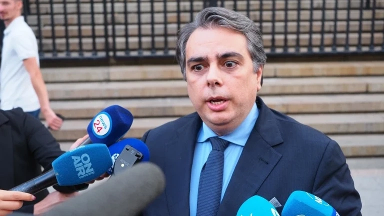 Асен Василев: Искаме главата на Даниел Митов, няма право да е МВР министър