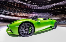 Lamborghini: Клиентите искат „звука и емоцията“ на двигателя с вътрешно горене