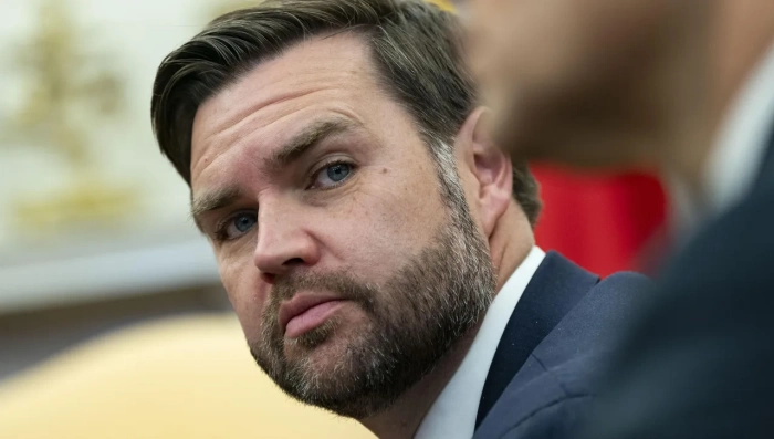 Джей Ди Ванс: Тръмп може само да отвори вратата пред Русия и Украйна, но не може да принуди нито една от страните да влезе през нея