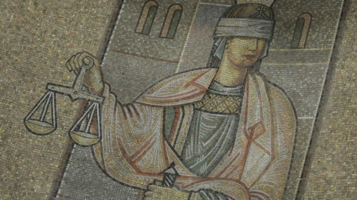 Осъдиха условно учителя в столично училище, обвинен в педофилия