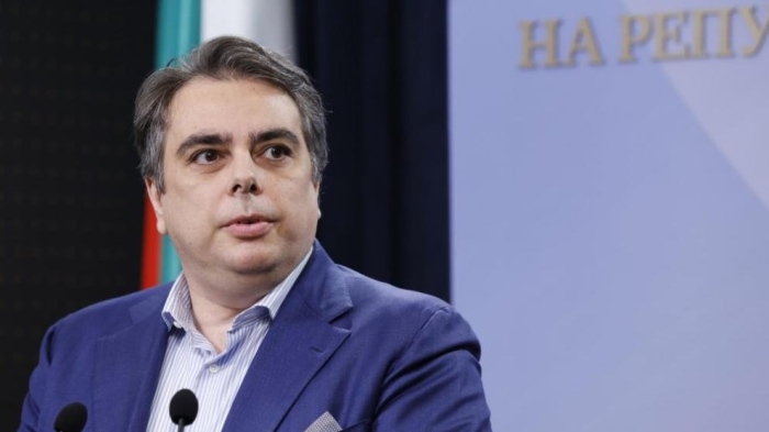 Василев: Нито едно правителство не си е позволявало такъв рекет върху хората