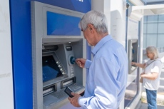 НОИ и омбудсманът с национална инициатива за информиране на възрастните хора за еврото