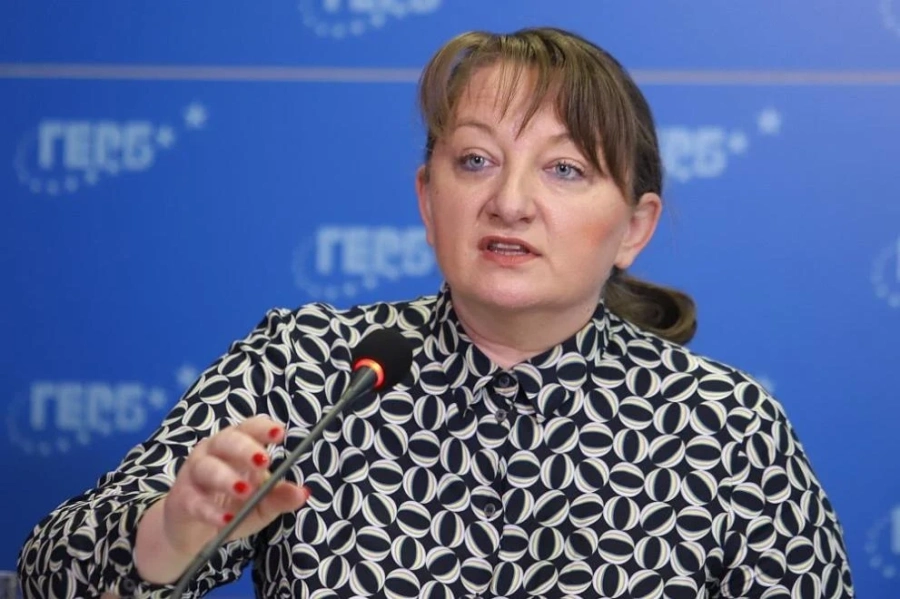 Ще има ли коледни добавки: Деница Сачева с нова информация за пенсионерите