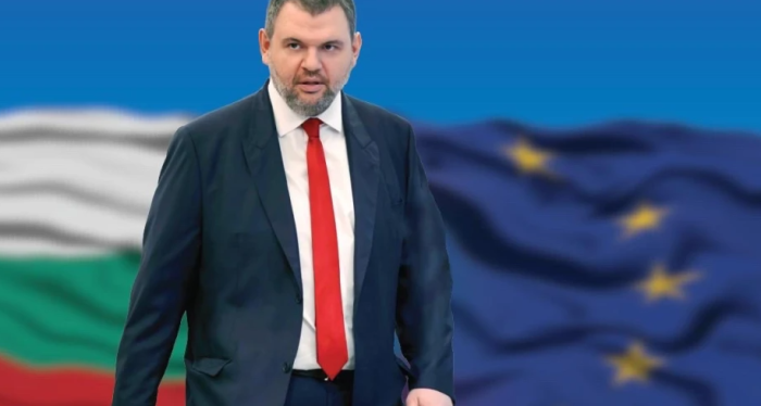 Пеевски: Да се закрие правителственият Авиоотряд, парите да отидат за линейки и нови самолети