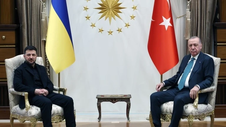 Зеленски обсъди с Ердоган рестартиране на мирните преговори