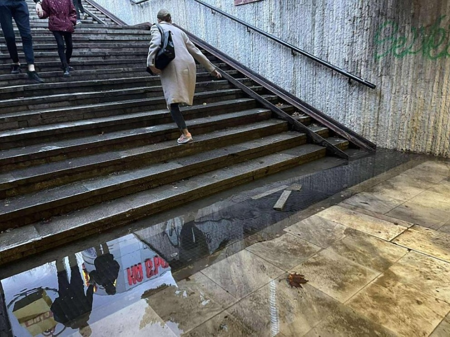 Столичен подлез в още по-критично състояние след дъждовете