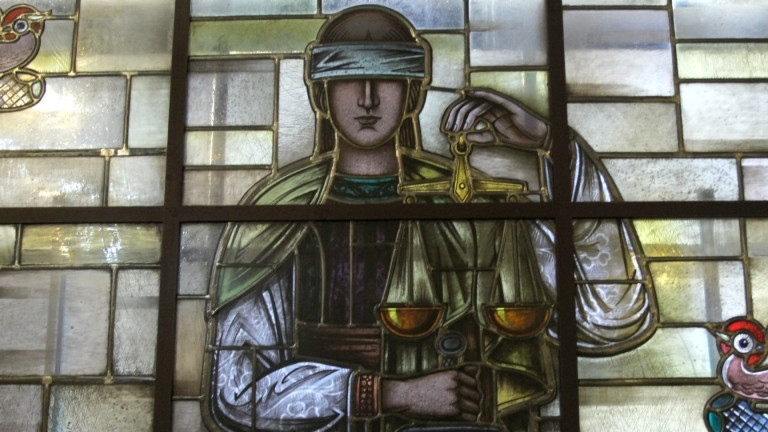 Скандалът с \