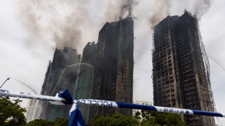 Жертвите на пожара в Хонконг вече са 146, претърсването на жилищата продължава